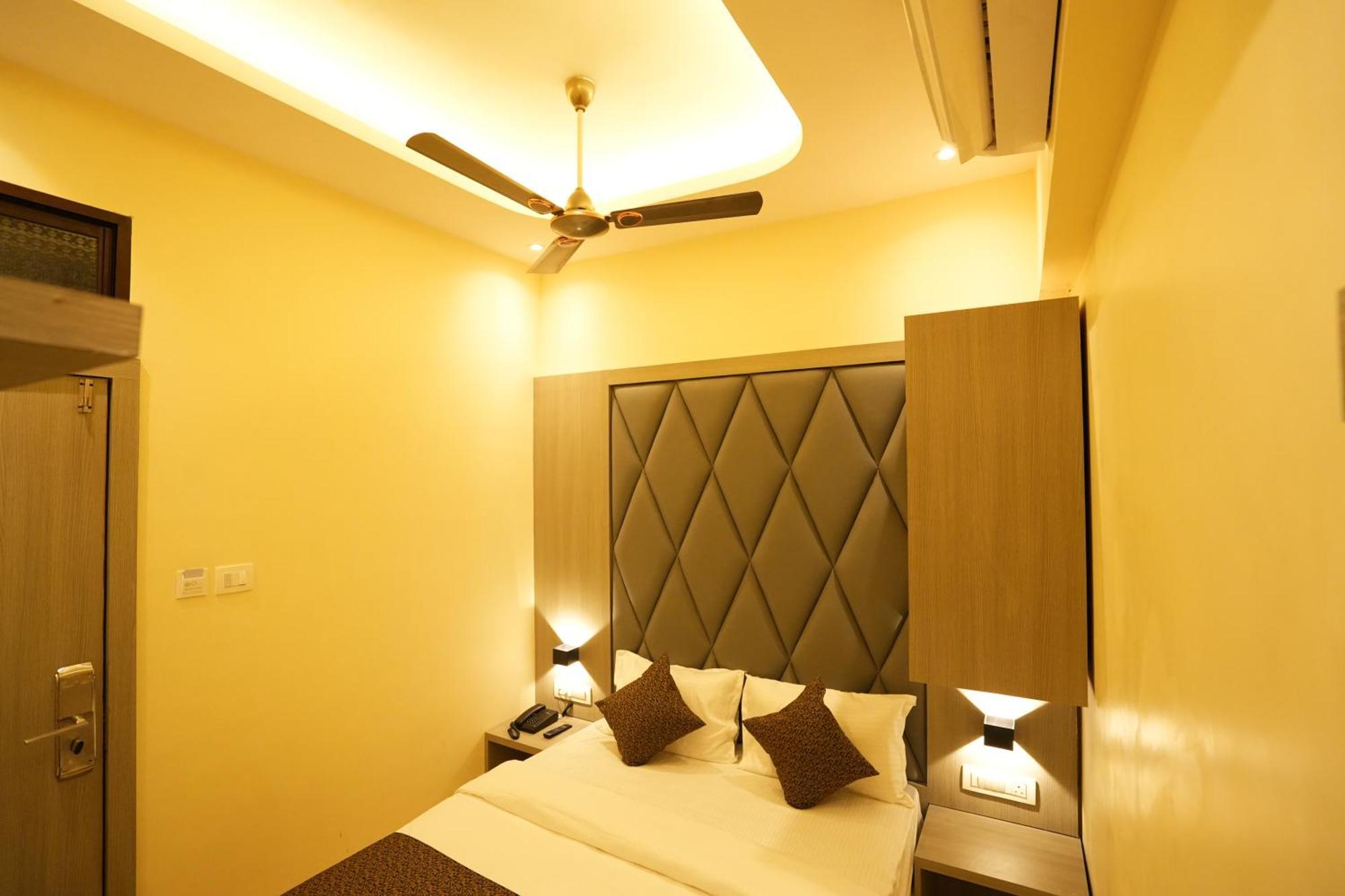 Hotel Boston Mumbai Exterior foto